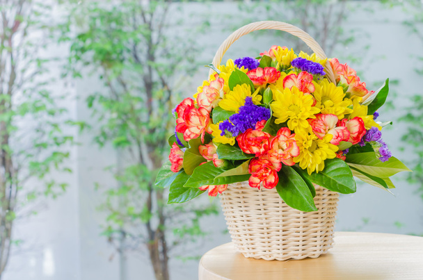 Flower basket - Фото, изображение