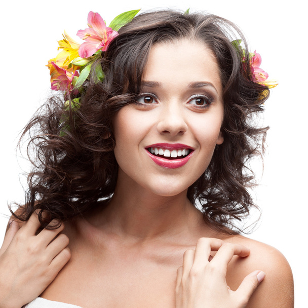 beautiful woman with flowers in hair - Foto, Imagem