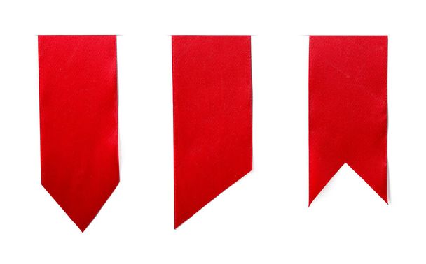 cintas rojas sobre fondo blanco - Foto, Imagen