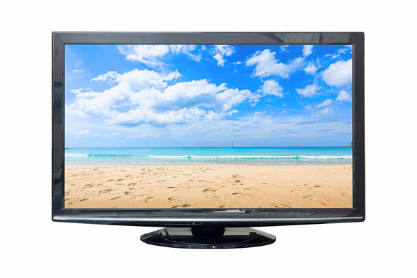 Телевизионный монитор Seascape и небо изолированы на белом фоне. с траекторией обрезки - Фото, изображение