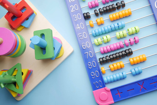  compter maths apprentissage jouet sur la table  - Photo, image