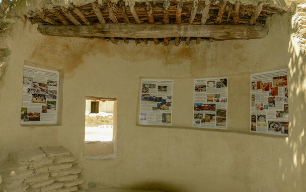 Choirokoitia, Cyprus - 14 мая 2021 года: Неолитическое поселение Choirokoitia на острове Cyprus, Всемирное наследие UNESCO - Фото, изображение