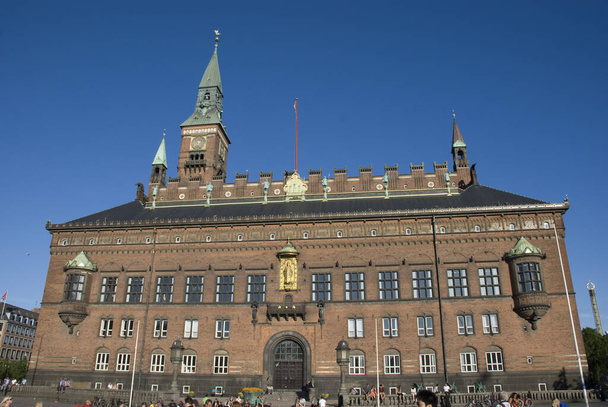 COPENHAGEN, DENMARK - Jun 06, 2013: Exterior view of Copenhagen's City Hall - Foto, Bild