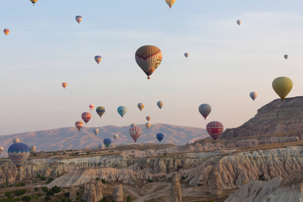 Kappadokiaa. Cappadocia-alue on paikka, jossa luonto ja historia ovat kauneimmin integroituneet maailmaan.. - Valokuva, kuva