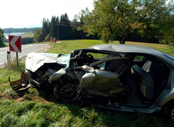 autonehoda po autonehodě s úplnou ztrátou nebo odepsáním - Fotografie, Obrázek