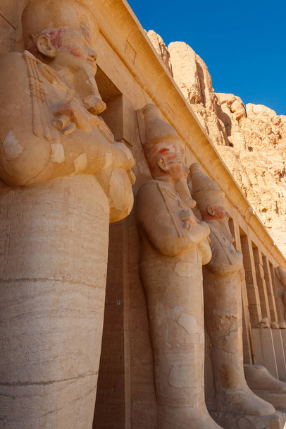 Hatshepsutin ruumishuoneen temppeli Luxorissa, Egyptissä - Valokuva, kuva