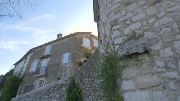 Bâtiments en pierre rue de la Pourtoune - Séquence, vidéo