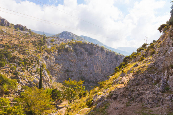 Belle montagne vicino alla città di Kotor. Montenegro  - Foto, immagini