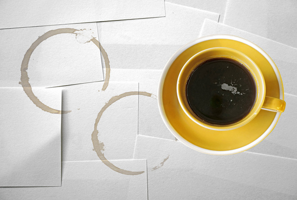 Кава в жовтій чашці
 - Фото, зображення
