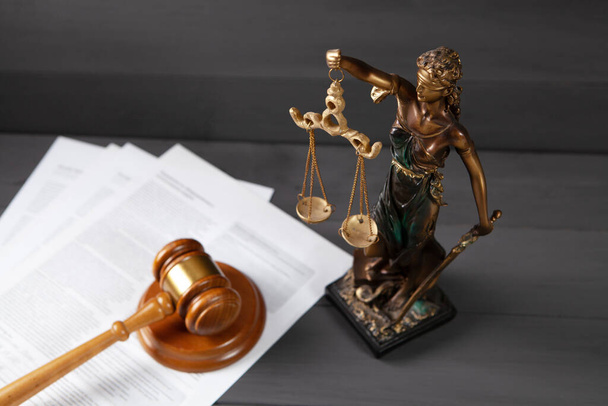 statue of justice and gavel on gray background - Photo, Image