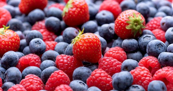 Raspberry, strawberry and blueberry berries - Foto, Imagen
