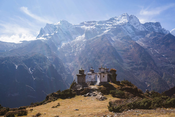 Mount Kongde-Ri and old Buddhist stupas, Sagarmatha National Park, Nepal - Valokuva, kuva