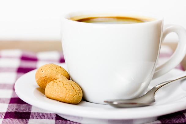 Coffe cup and amarettini - Foto, imagen