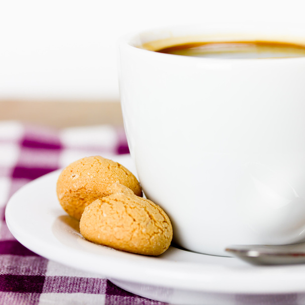 Coffee cup a amarettini - Fotografie, Obrázek