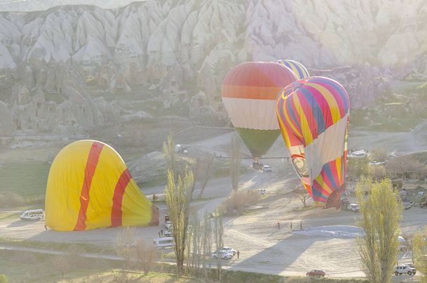 Horkovzdušné balóny létání v západu slunce obloha, Turecko - Fotografie, Obrázek