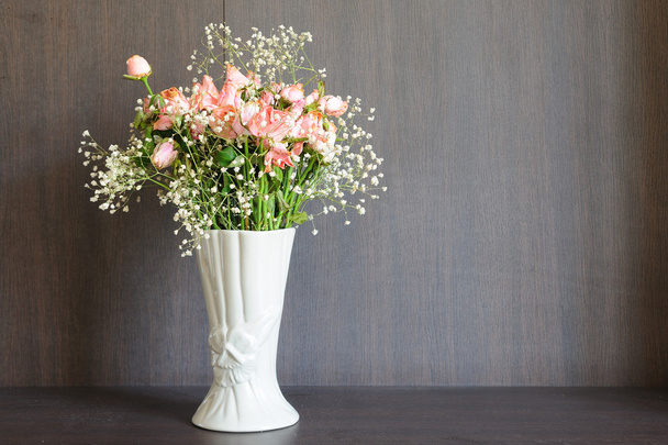 szárított rózsák a vázában - Fotó, kép