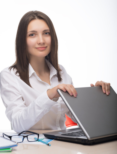Businesswoman  working on her computer at the office - Photo, Image