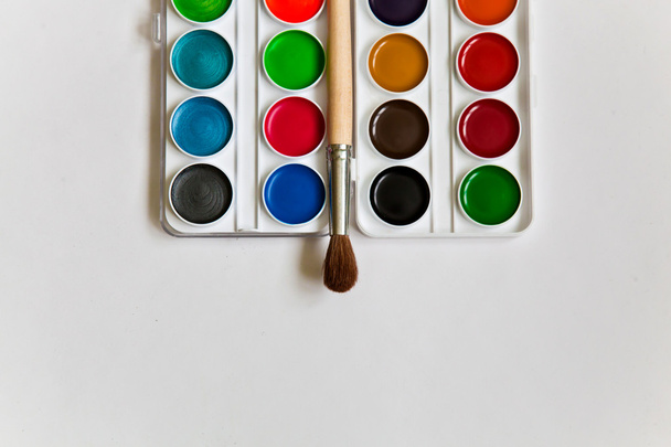 Paint and brush - Foto, afbeelding