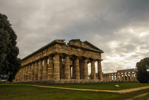 ITÁLIA, PAESTUM - NOVEMBRO 28 2016: Parque arqueológico de Paestum - Foto, Imagem