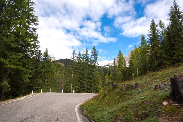 Panorama en sella pass en Trentino Alto Adigio en Italia - Foto, imagen