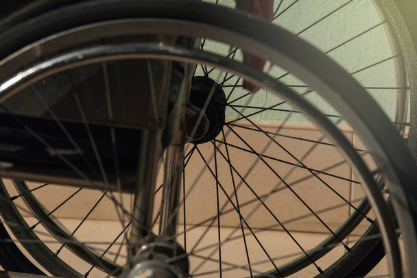 pyörätuolit vammaisille käytettäväksi kotona - Valokuva, kuva