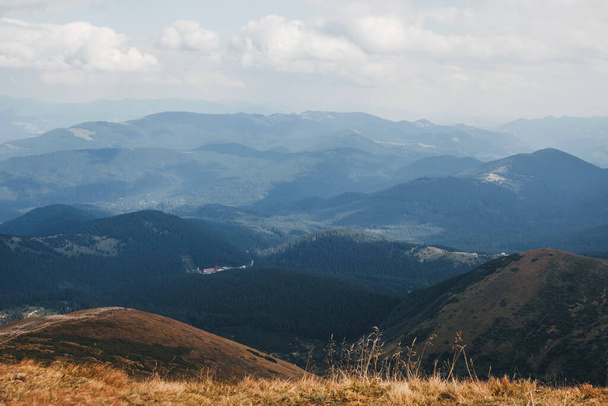 View from mountain Hoverla. Carpathian mountains. - Foto, afbeelding