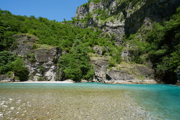Río Shala - Norte de Albania - Foto, imagen