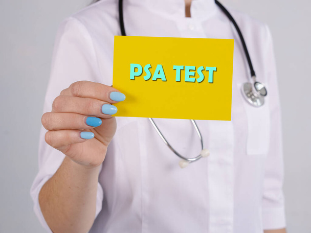 Koncepcja medyczna dotycząca swoistego antygenu stercza PSA TEST ze znakiem na stronie - Zdjęcie, obraz