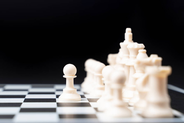 set chess on a chessboard background - Valokuva, kuva