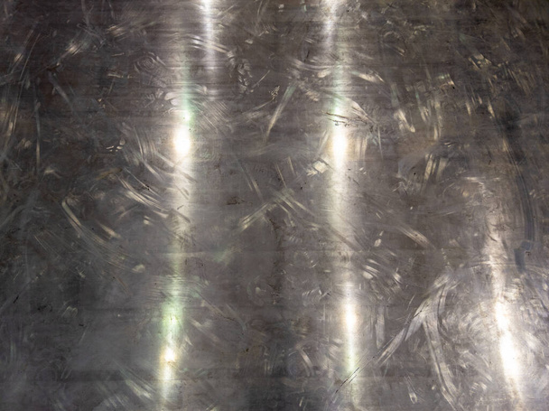 zadrapana błyszcząca blacha aluminiowa podłoga pełna ramka tło - Zdjęcie, obraz