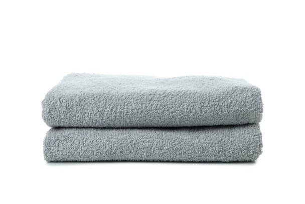 Πτυσσόμενες καθαρές πετσέτες που απομονώνονται σε λευκό φόντο - Φωτογραφία, εικόνα