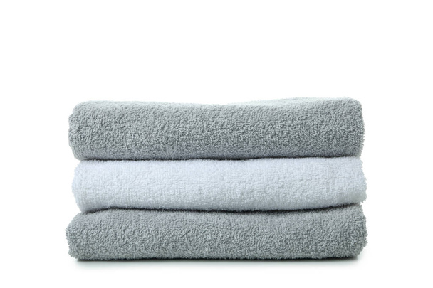 Montón de toallas aisladas sobre fondo blanco - Foto, Imagen