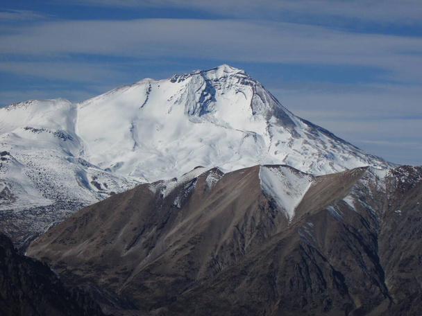 Quizapu, Cerro Azul Volcano, Enladrillado, Altos del Lircay, Regin del Maule, Χιλή. Άνδεις βουνά περιπέτεια  - Φωτογραφία, εικόνα
