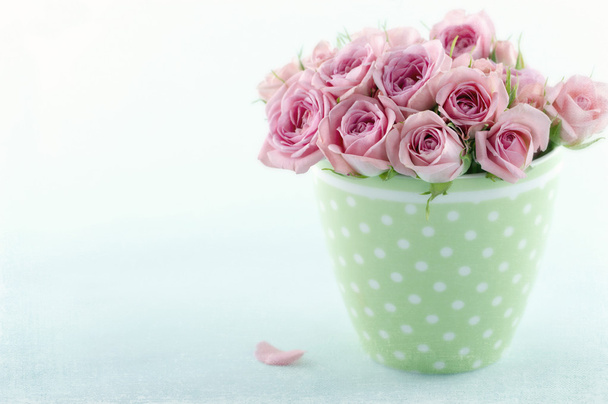 バラのピンクのロマンチックな花束 - 写真・画像