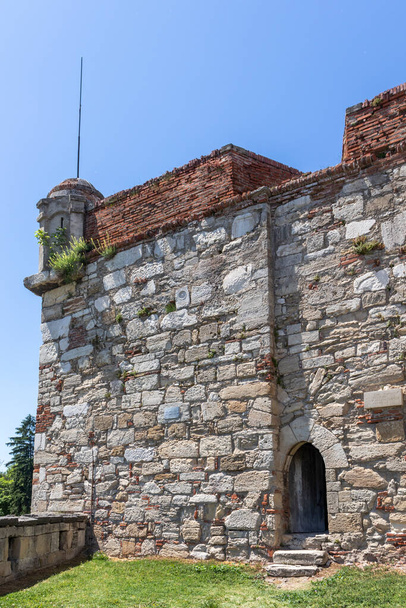 Średniowieczna twierdza Baba Vida na wybrzeżu Dunaju w miejscowości Vidin, Bułgaria - Zdjęcie, obraz
