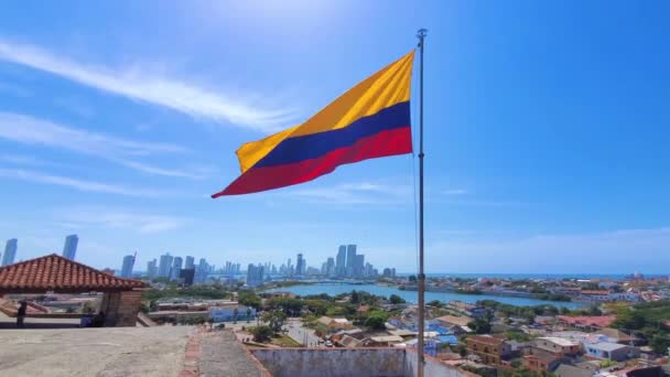 Scenic Castle of Saint Philippe, Castillo San Felipe de Barajas, kilátást nyújt Cartagena történelmi központjában, óceán öböl és fallal körülvett város - Felvétel, videó