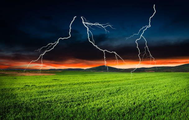 Гроза с молнией
 - Фото, изображение