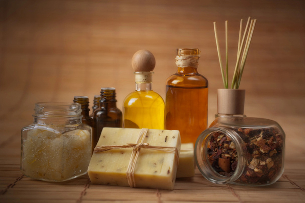 Forniture per aromaterapia e cura del corpo
 - Foto, immagini
