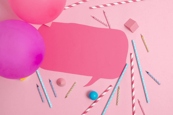 Progettazione di inviti per feste colorate Idee per la pianificazione di celebrazioni luminose Nuove decorazioni appariscenti Le candele Balloon Confetti celebrano le esigenze della festa di design del festival - Foto, immagini