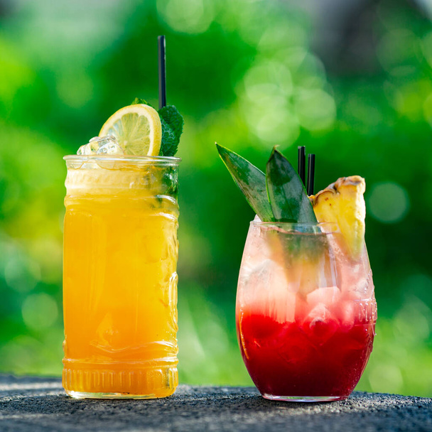 summer cocktails on green background - Zdjęcie, obraz