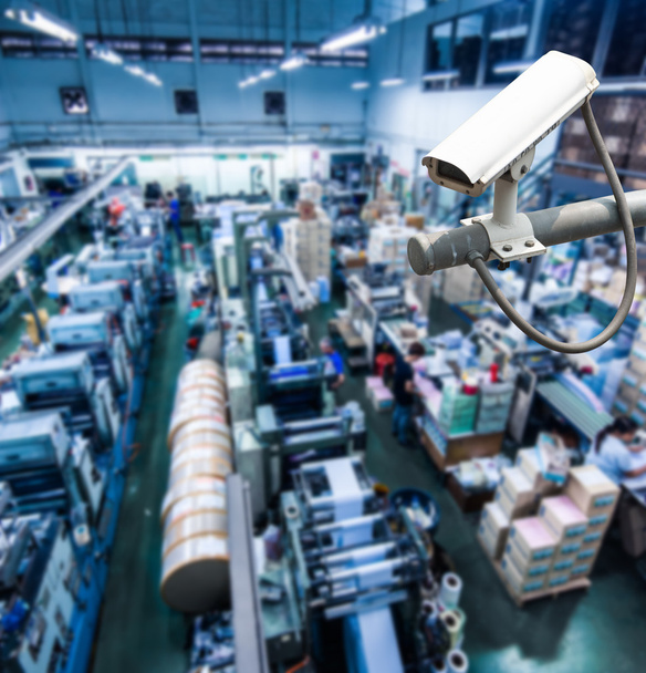 CCTV κάμερα ή επιτήρησης που ασκούν δραστηριότητες εντός βιομηχανικής εργοστάσιο - Φωτογραφία, εικόνα