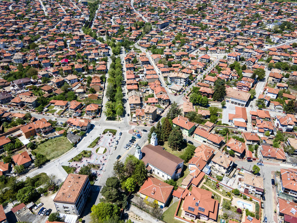 Вид с воздуха на исторический город Панагюриште, Пазарджикская область, Болгария - Фото, изображение