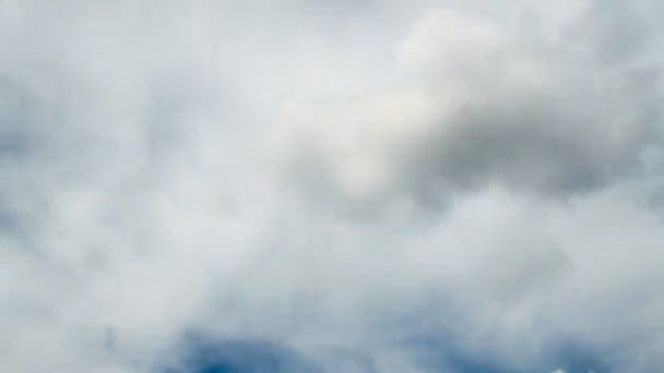 nuages blancs avec ciel bleu en arrière-plan
 - Séquence, vidéo
