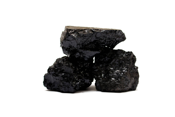 houtskool geïsoleerd op witte achtergrond  - Foto, afbeelding