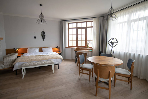 Living spacious room with light furniture - Foto, Bild