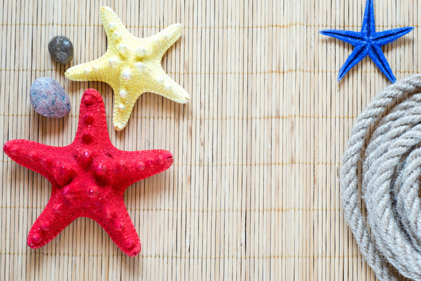 Estrella de mar con cuerda
 - Foto, Imagen