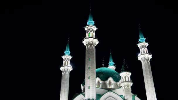 Kazan, Rusya. Kul Sharif Camii. Kazan Kremlin 'in bölgesinde. İyi geceler. 4K - Video, Çekim