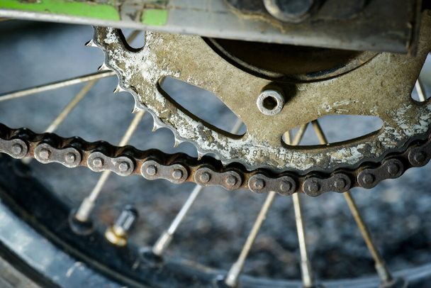 Dirty sprockets and chain, close up shot - Фото, зображення