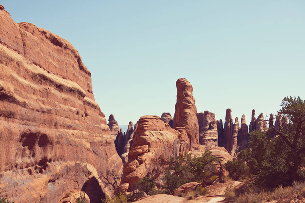 Formaciones de arenisca en Utah, EE.UU. Hermosos paisajes inusuales. - Foto, Imagen