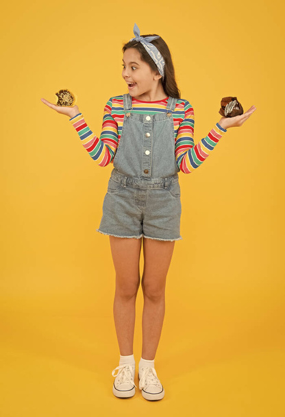 Girl happy excited delicious cupcakes, enjoy dessert concept - Φωτογραφία, εικόνα